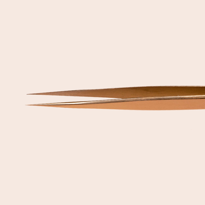 Blush - Skinny Straight Tweezer