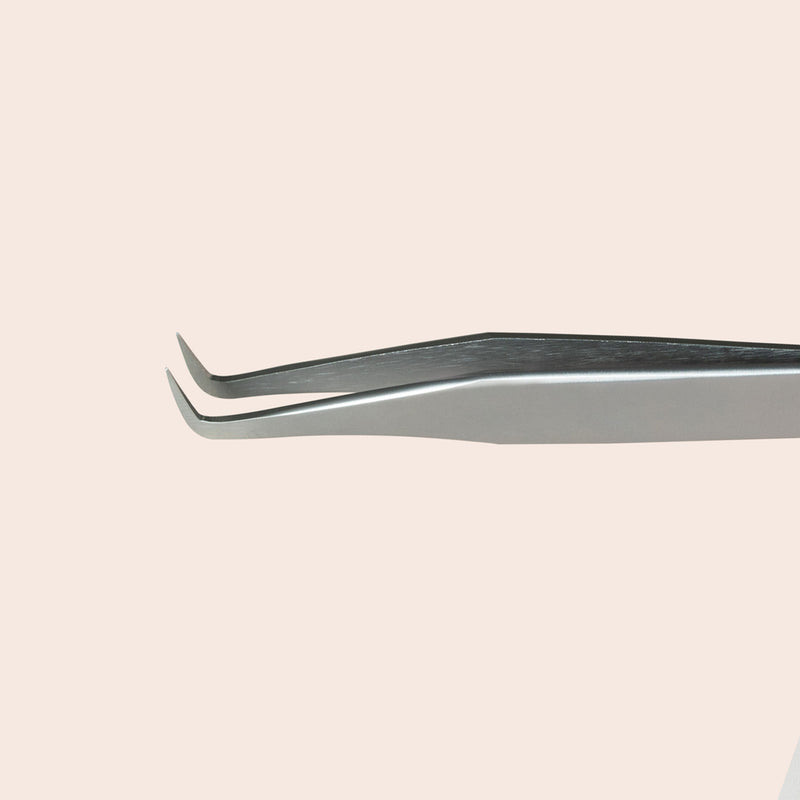 Satin - Mega Volume Slim Boot Tweezer